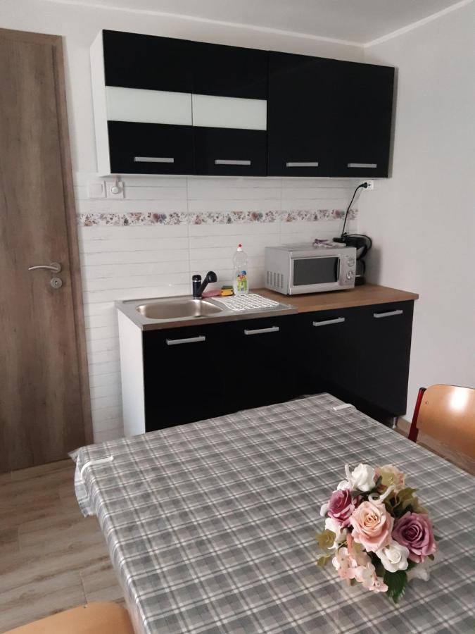 Helga Apartman Makó Exteriör bild