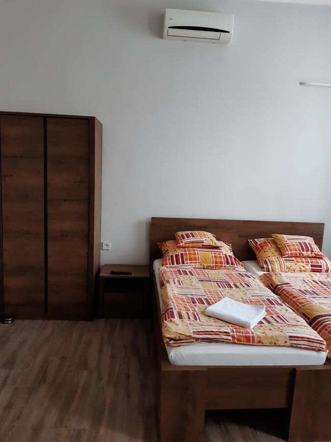 Helga Apartman Makó Exteriör bild