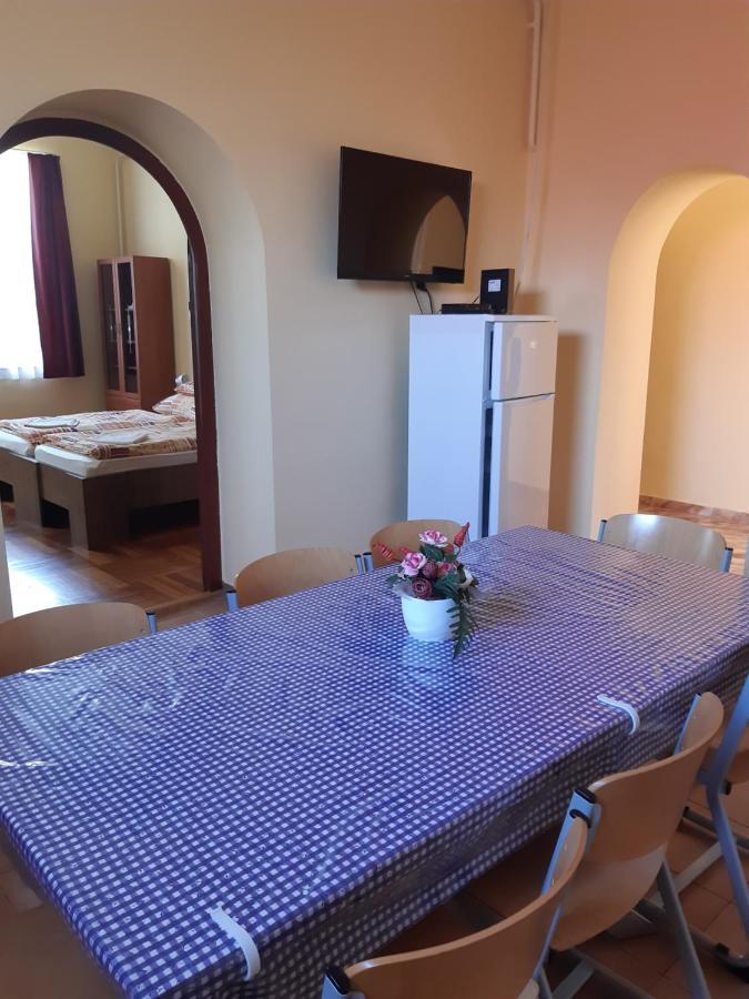 Helga Apartman Makó Exteriör bild