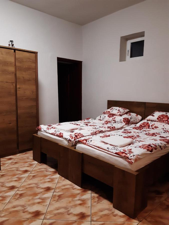 Helga Apartman Makó Exteriör bild
