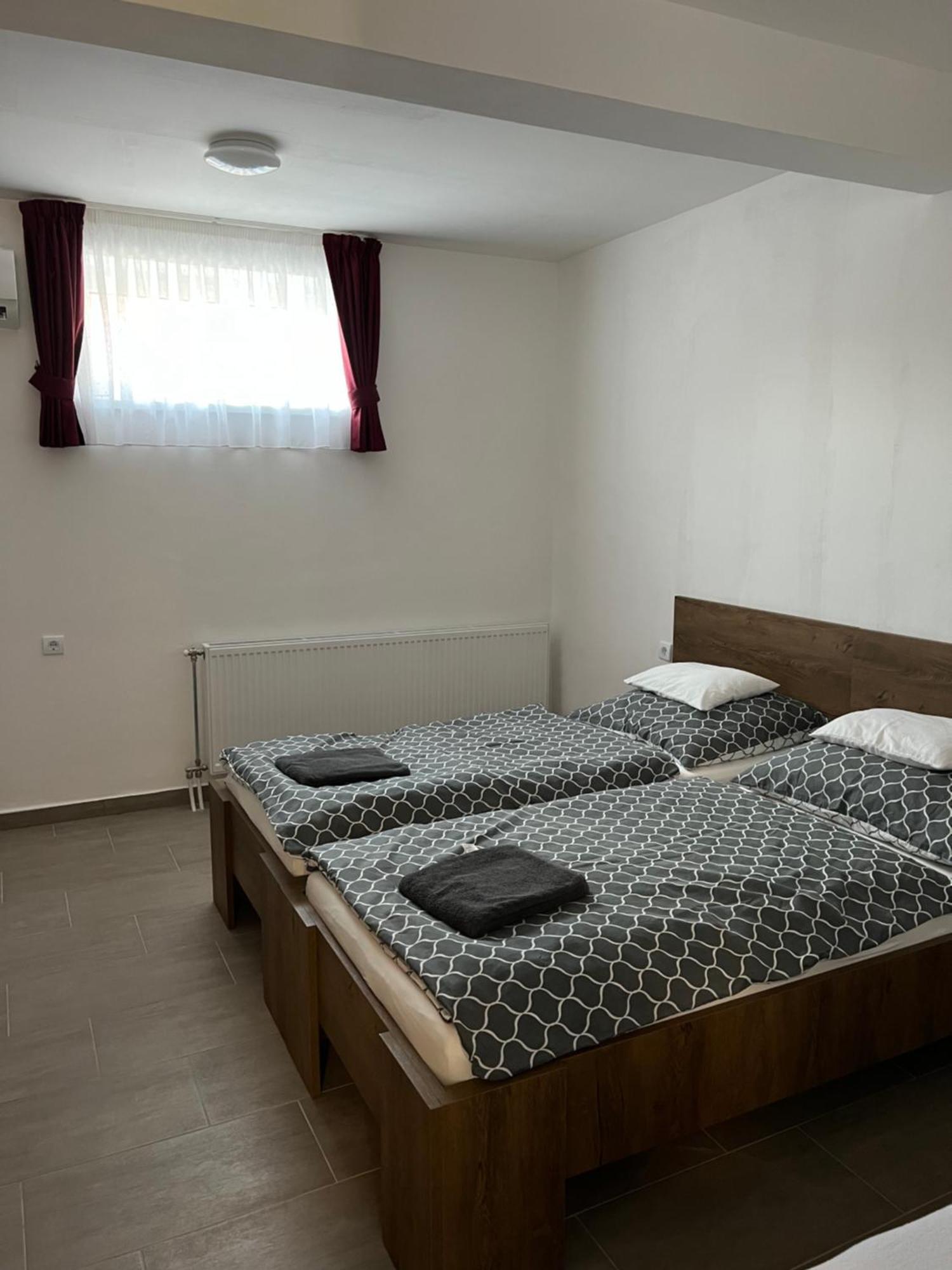 Helga Apartman Makó Exteriör bild