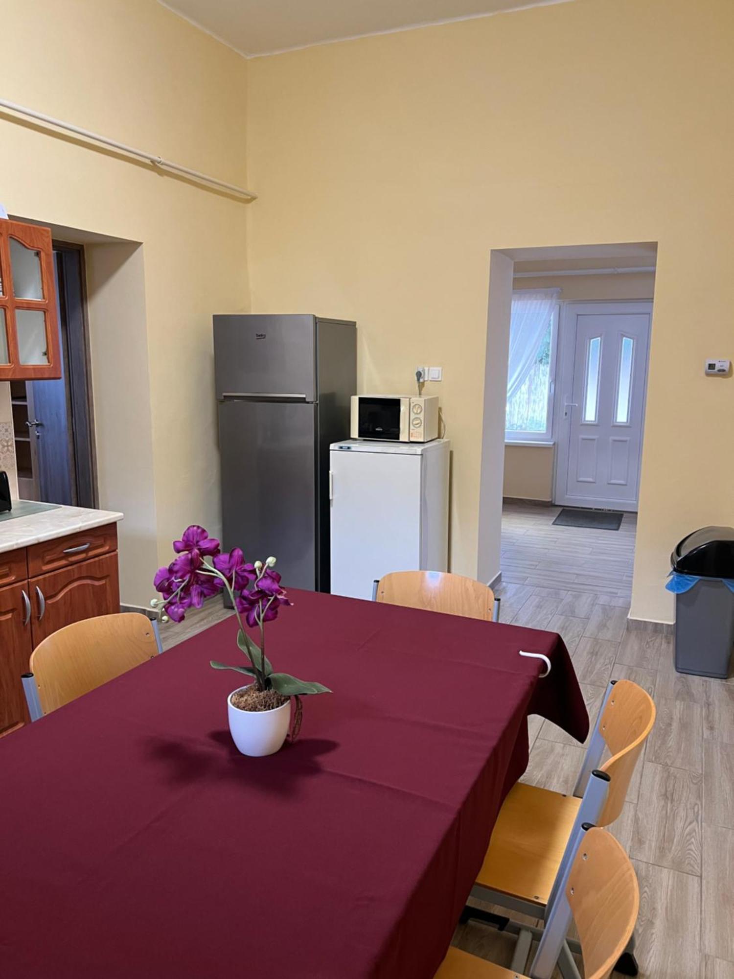 Helga Apartman Makó Exteriör bild