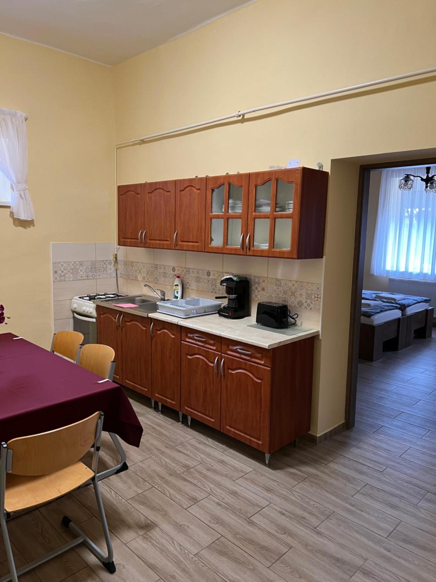 Helga Apartman Makó Exteriör bild